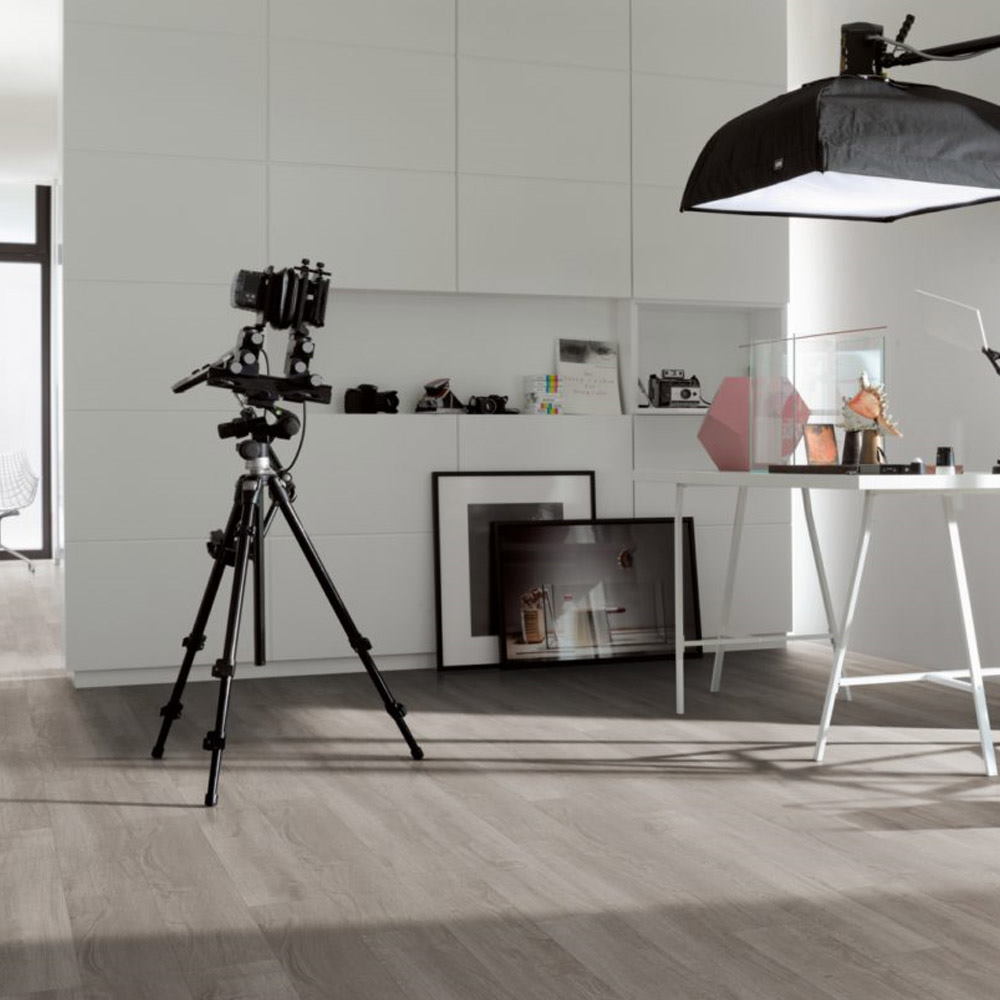 Roble Gris Claro | Laminado Basic 400 Parador | Espacio Estudio