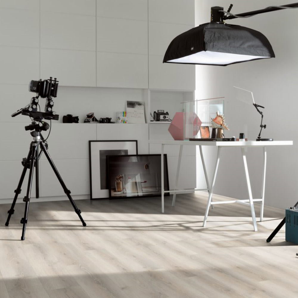 Roble Askada Blanco Calizo | Laminado Basic 600 Parador | Espacio Estudio