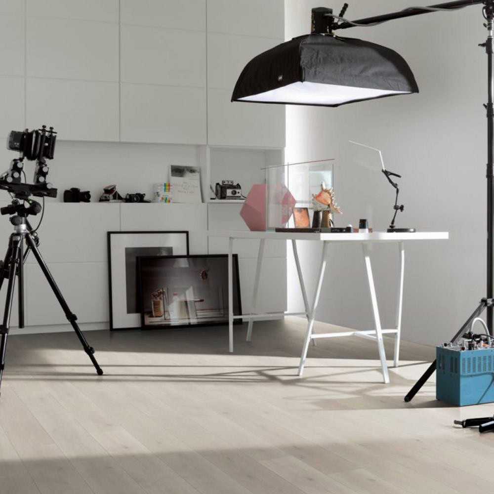 Roble Natural Mix Gris AC5 | Laminado Classic 1050 Parador | Espacio Estudio