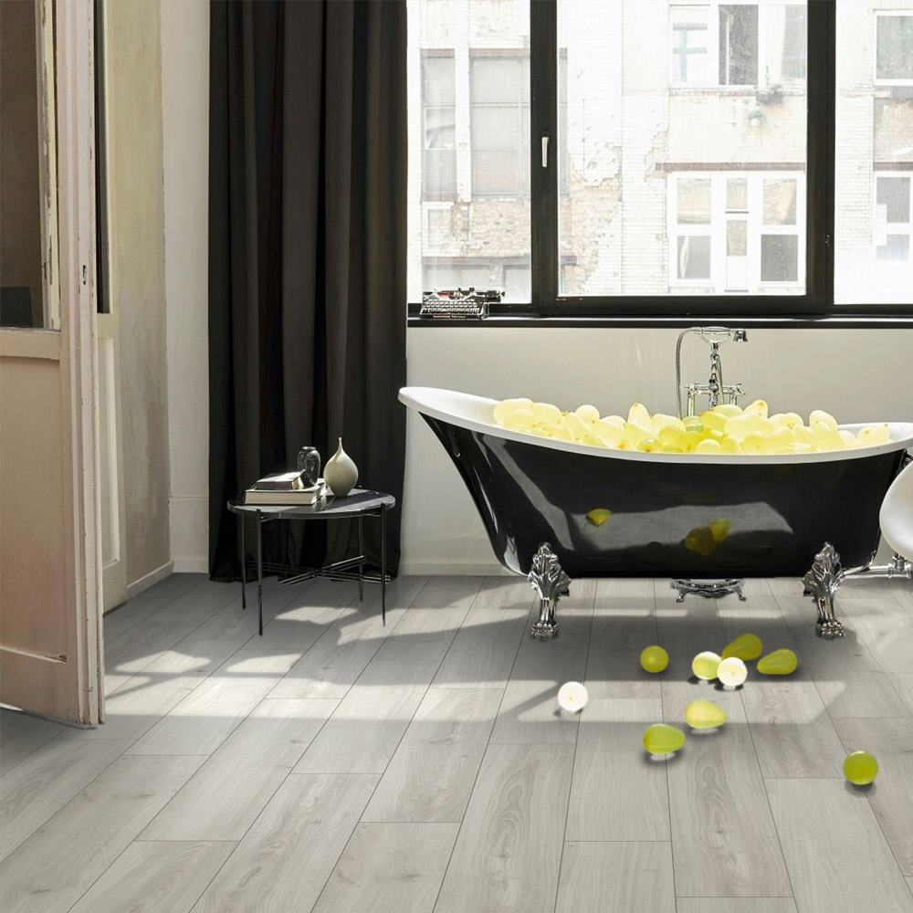 Roble Studioline Blanco Perla | Laminado Basic 400 Parador | Espacio Baño